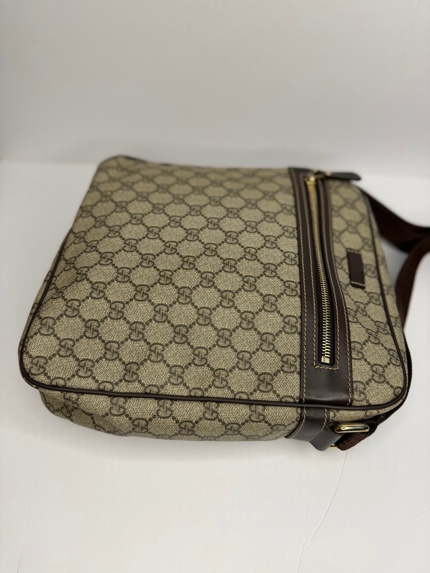 Pre-owned Gucci GG supreme canvas messanger bag