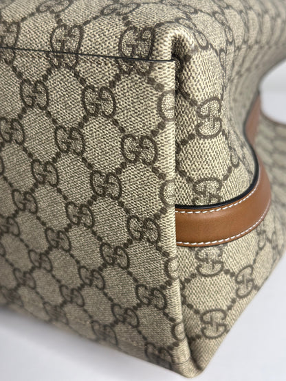 Pre-owned Gucci GG canvas maxi emblem shoulder tote