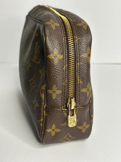 Pre-owned Louis Vuitton trousse 23 toiletry bag