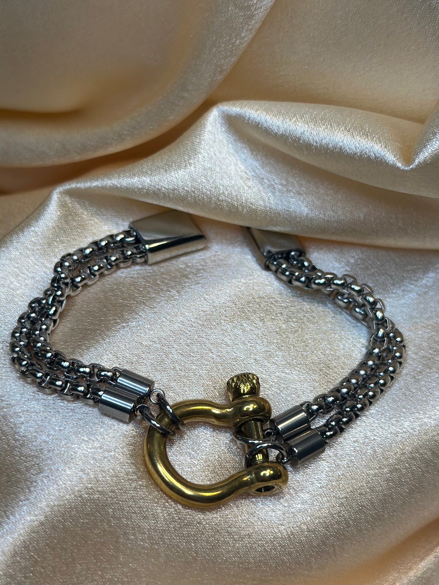 Clarkson Silver & Gold chainlink bracelet ￼