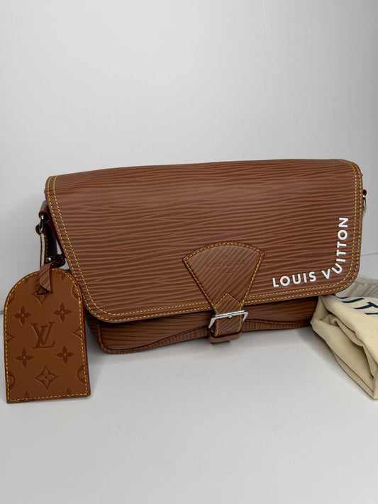 Pre-owned Louis Vuitton brown 2023 Epi Montsouris Messenger crossbody