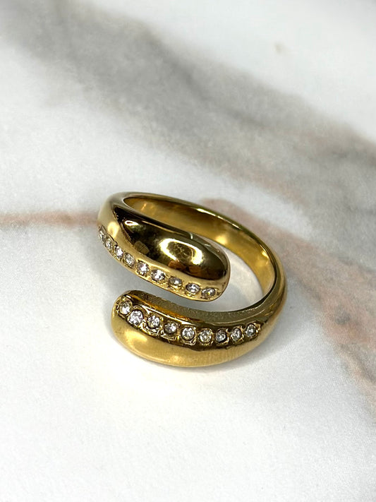 Rhinestone twist ring one size