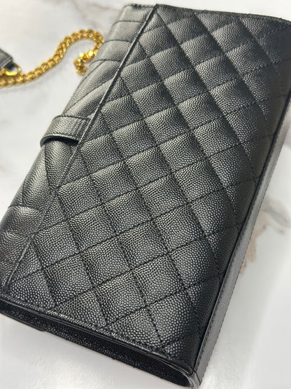 Pre-owned Saint Laurent ENVELOPE SMALL IN QUILTED GRAIN DE POUDRE EMBOSSED LEATHER
BLACK crossbody