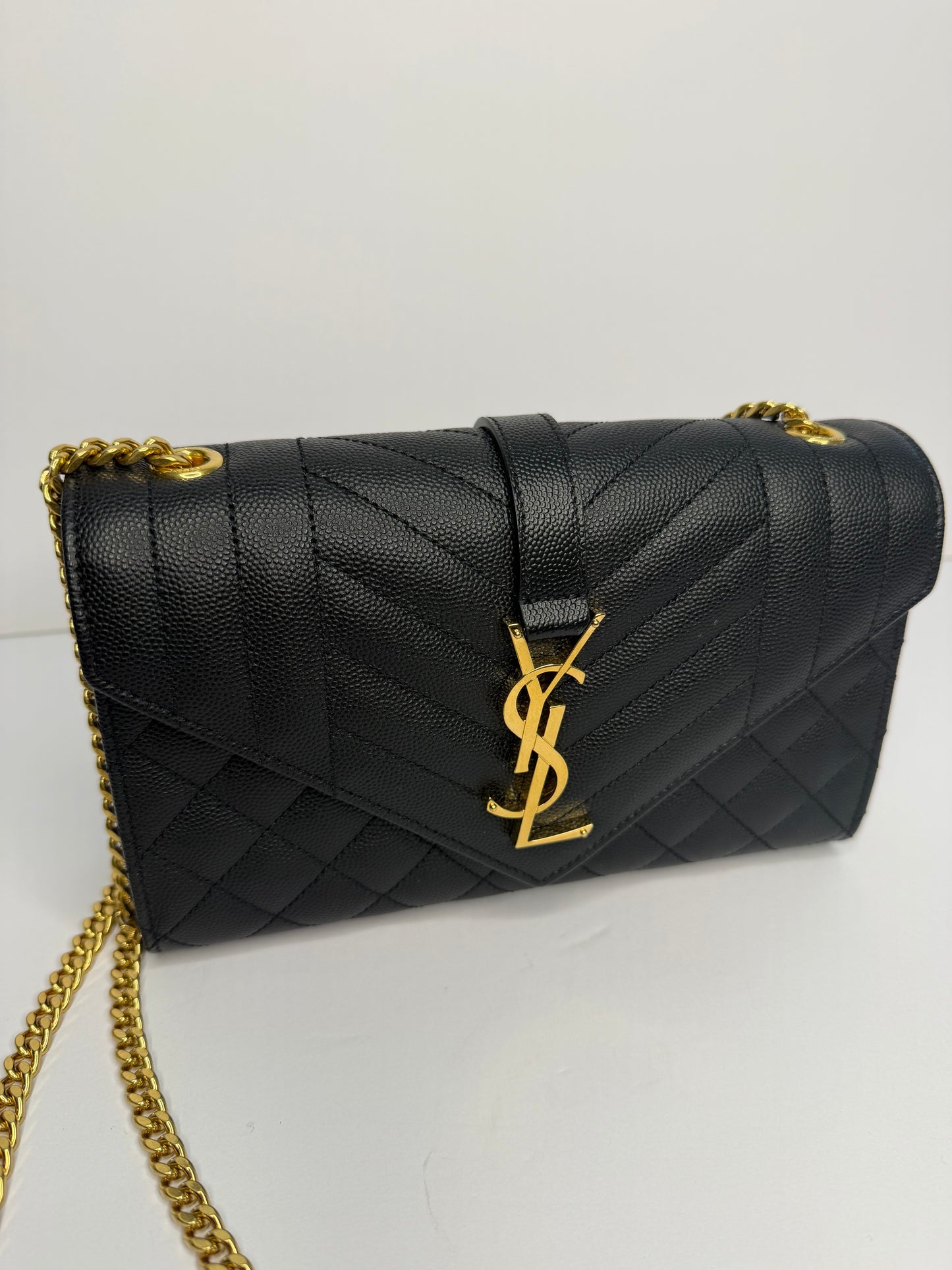 Pre-owned Saint Laurent ENVELOPE IN QUILTED LEATHER GRAIN DE POUDRE SMALL crossbody