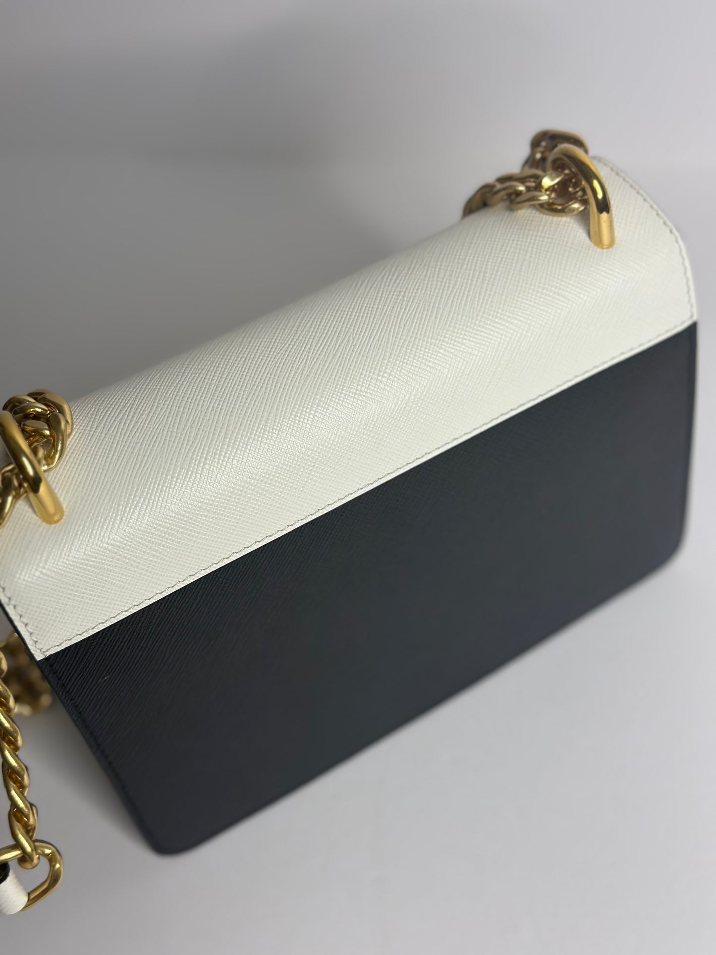 Pre-owned Prada white & black Saffiano leather crossbody