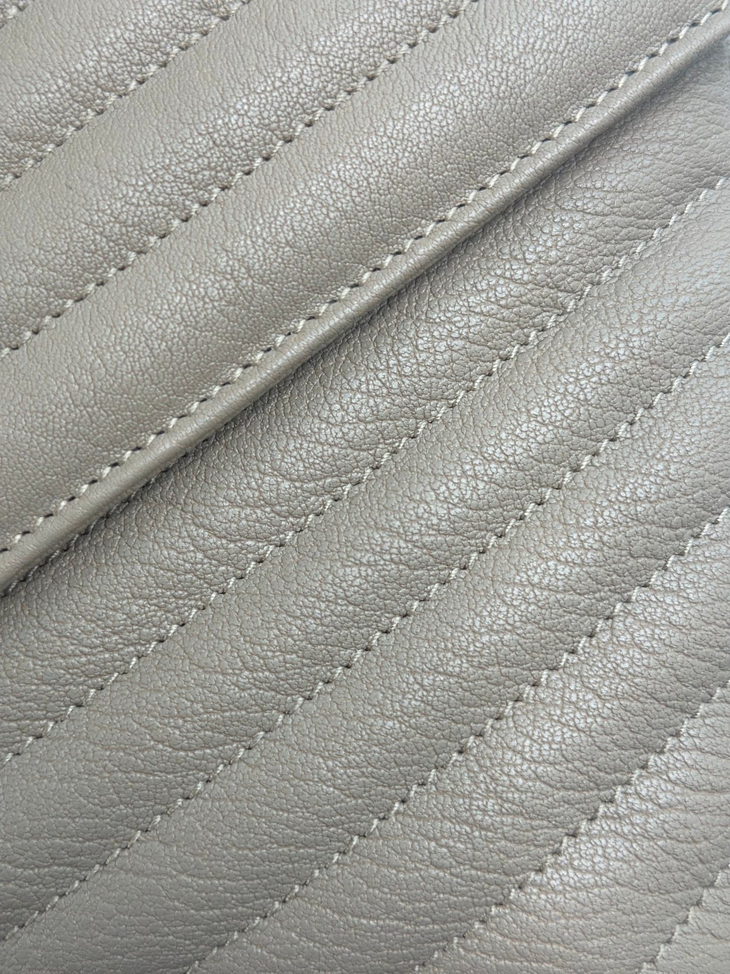 Pre-owned Saint Laurent Medium beige College Matelassé Leather Shoulder Bag