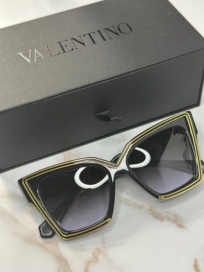 Pre-owned Valentino oversized, black sunglasses with gold detail