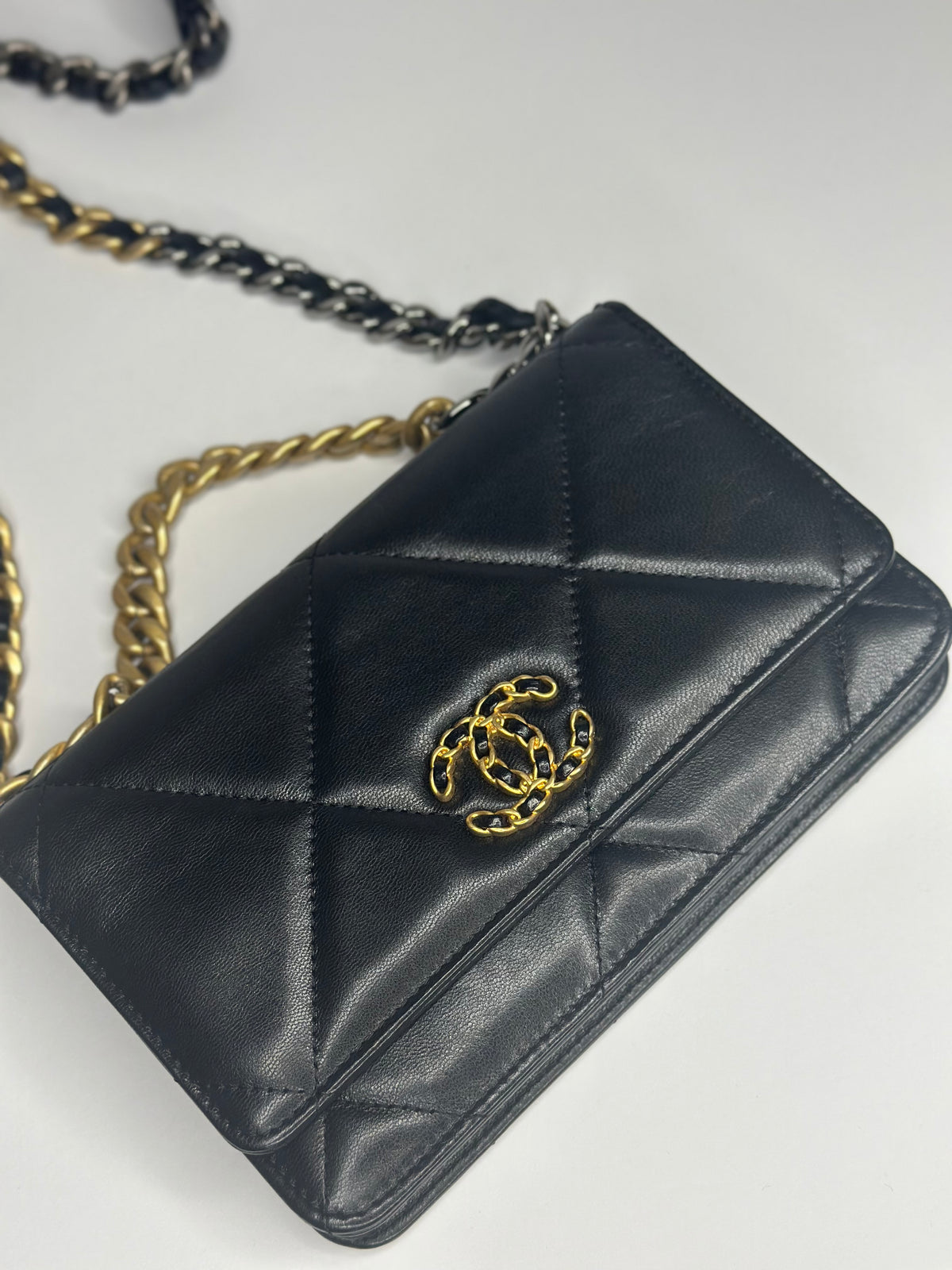 Pre-owned Chanel 19 quilted lambskin wallet on chain crossbody