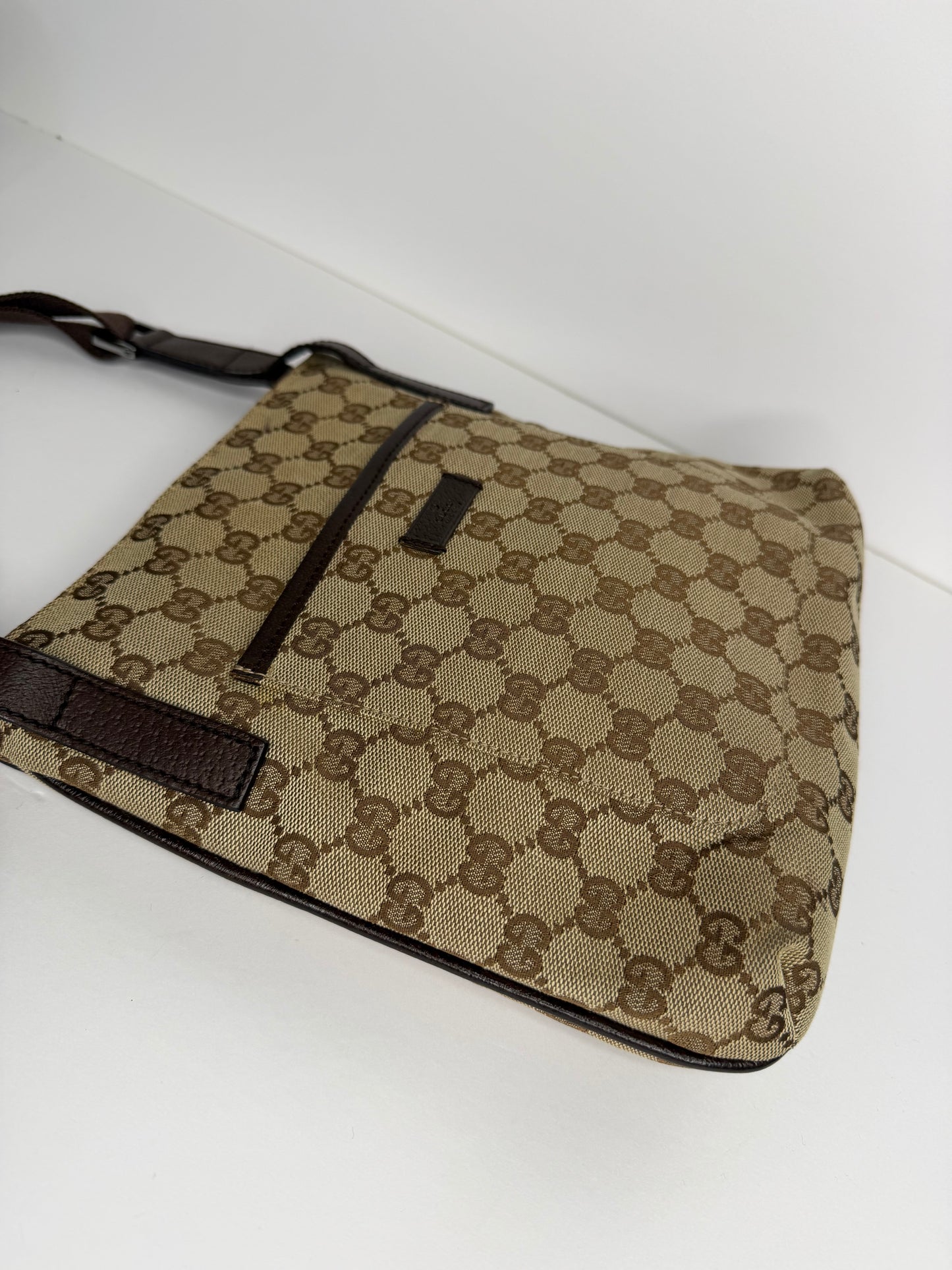 Pre-owned Gucci GG Canvas crossbody messenger