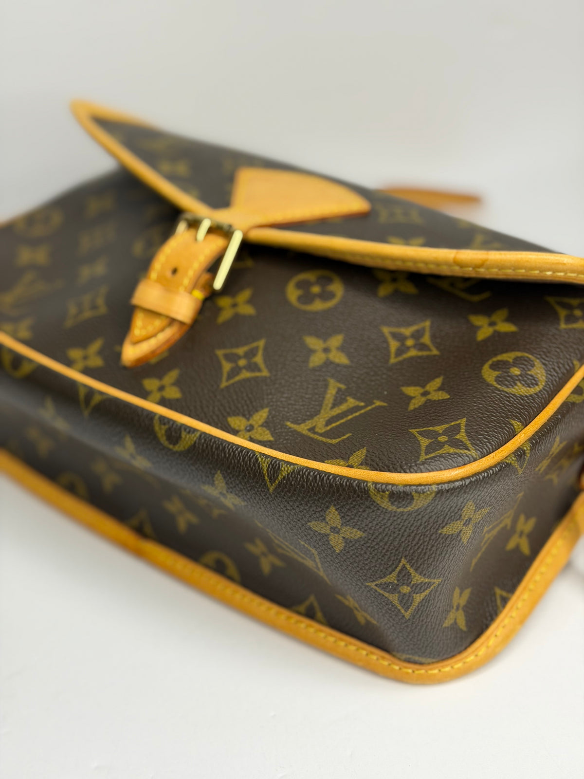 Pre-owned Louis Vuitton Sologne Handbag Monogram Canvas crossbody