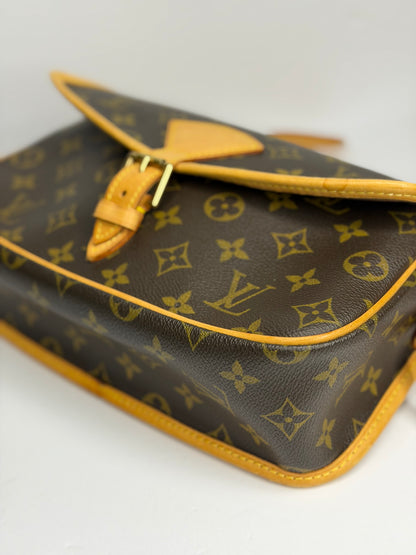 Pre-owned Louis Vuitton Sologne Handbag Monogram Canvas crossbody
