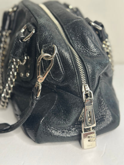 Pre-owned Prada Cervo Lux leather chain shoulder bag with a pebbled texture and silver-tone