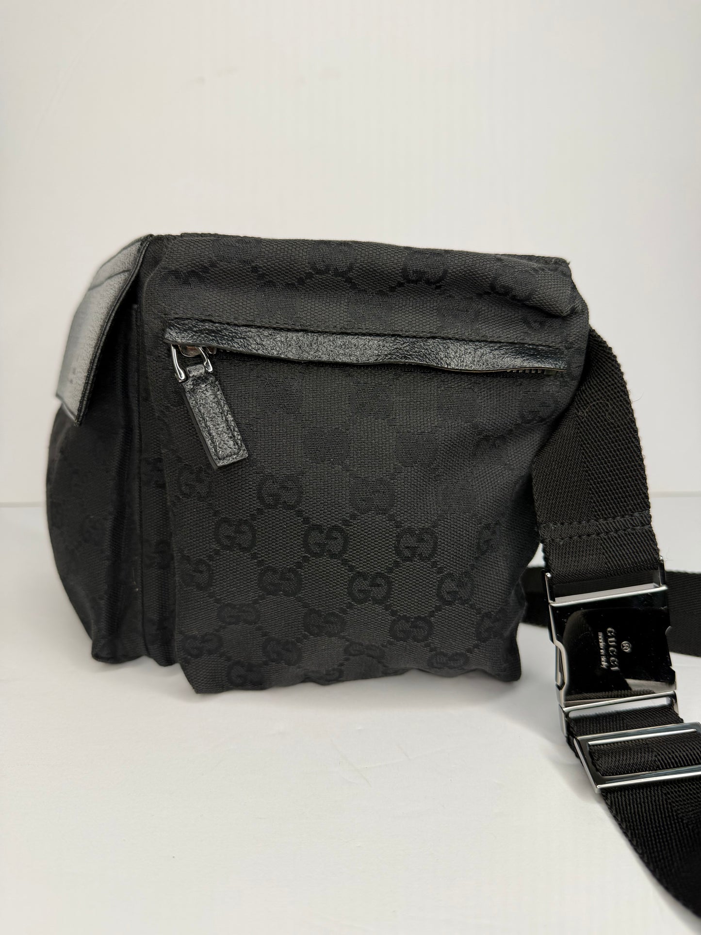 Pre-owned Gucci GG black canvas double pocket belt bag