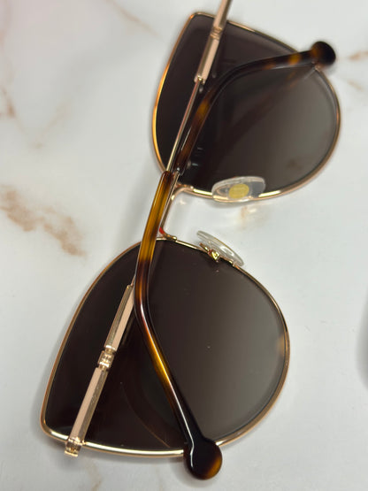 Pre-owned Carolina Herrera, classic cat eye frame with tortoise detail sunglasses