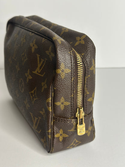 Pre-owned Louis Vuitton monogram canvas toiletry 25 pouch