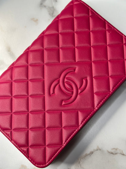 Pre-owned Chanel hot pink quilted caviar wallet on chain