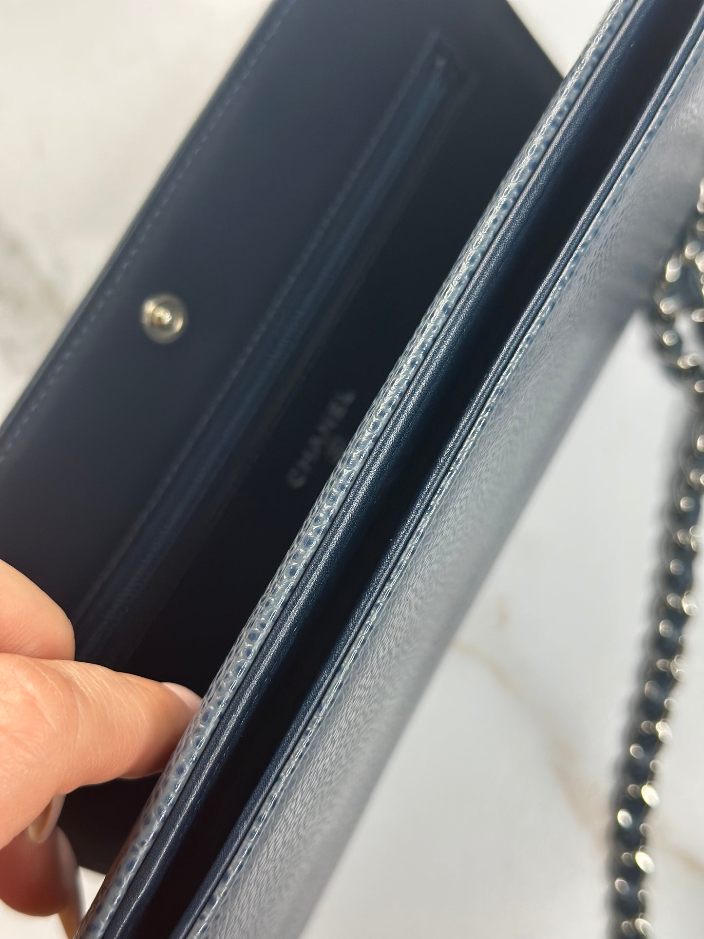 Pre-owned Chanel Timeless Wallet on Chain in blue caviar leather with silver-tone hardware