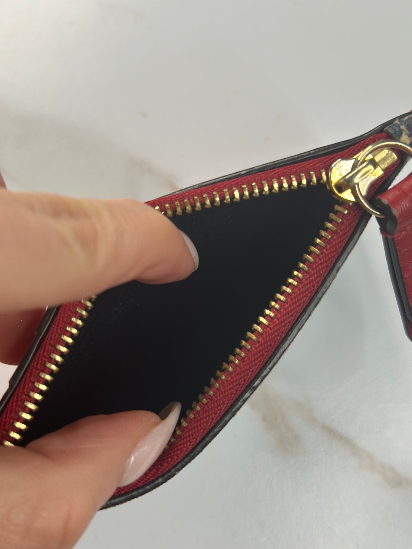 Pre-owned Gucci GG Blooms card wallet featuring blue floral coated canvas and red leather