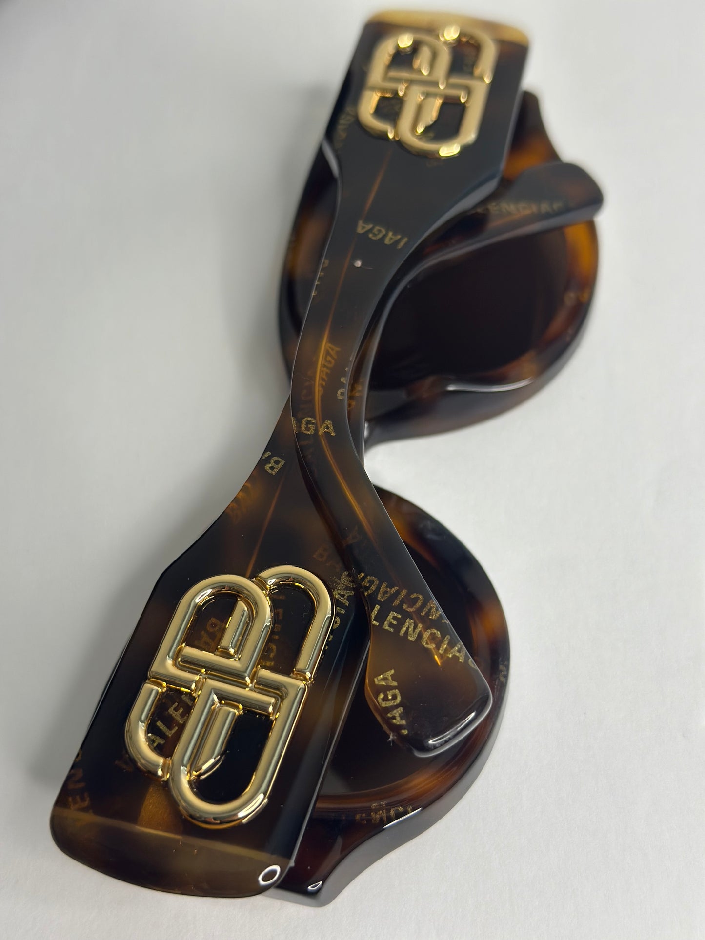 Pre-owned Balenciaga Tortise sunglasses