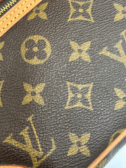 Pre-owned Louis Vuitton monogram canvas Marly Dragonne GM clutch