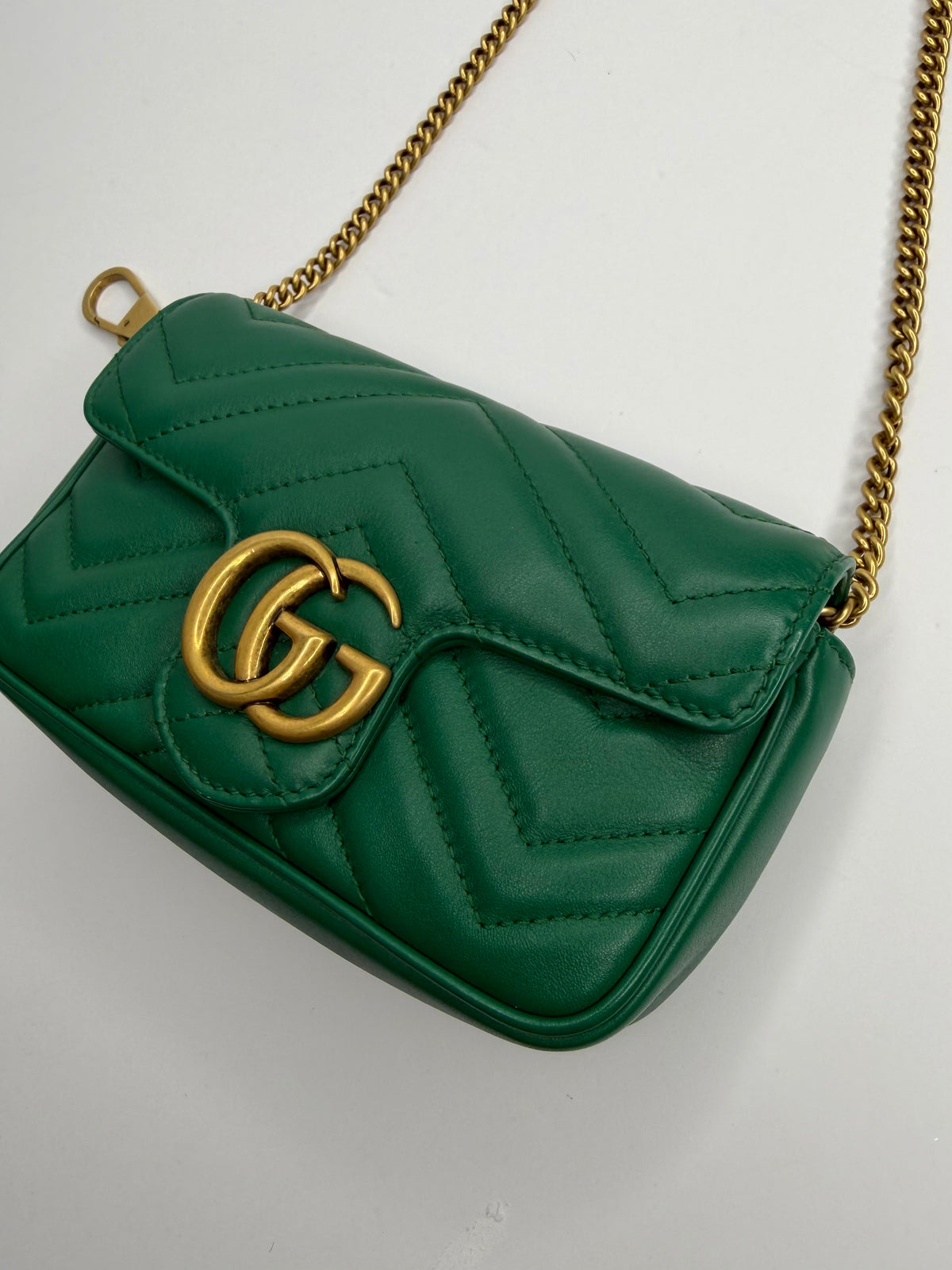 Pre-owned Gucci GG marmont super mini emerald green leather crossbody