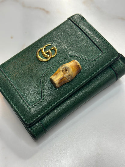 Pre-owned Gucci Diana green, leather, compact trifold wallet