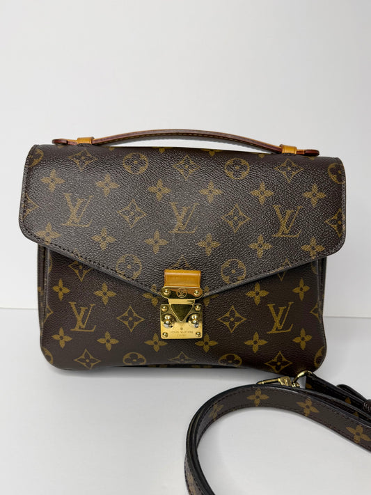 Pre-owned Louis Vuitton monogram canvas Pochette Metis crossbody