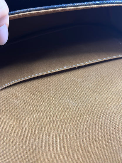 Pre-owned Celine FOLCO BAG IN TRIOMPHE CANVAS AND CALFSKIN
MEDIUM crossbody