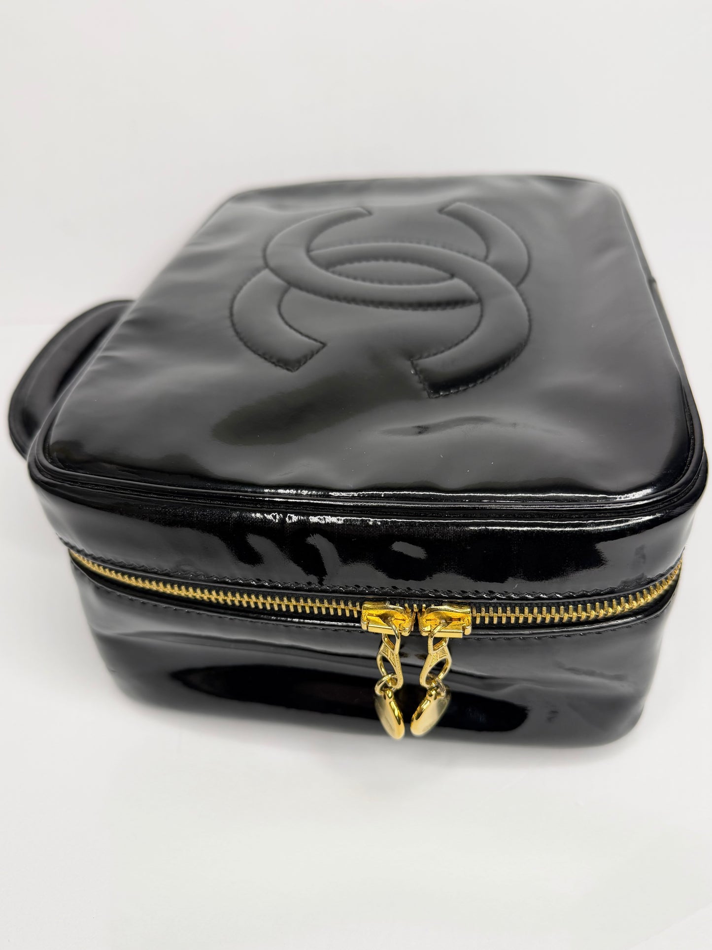 Pre-owned Chanel CC Coco Mark vanity top handle bag in black patent leather