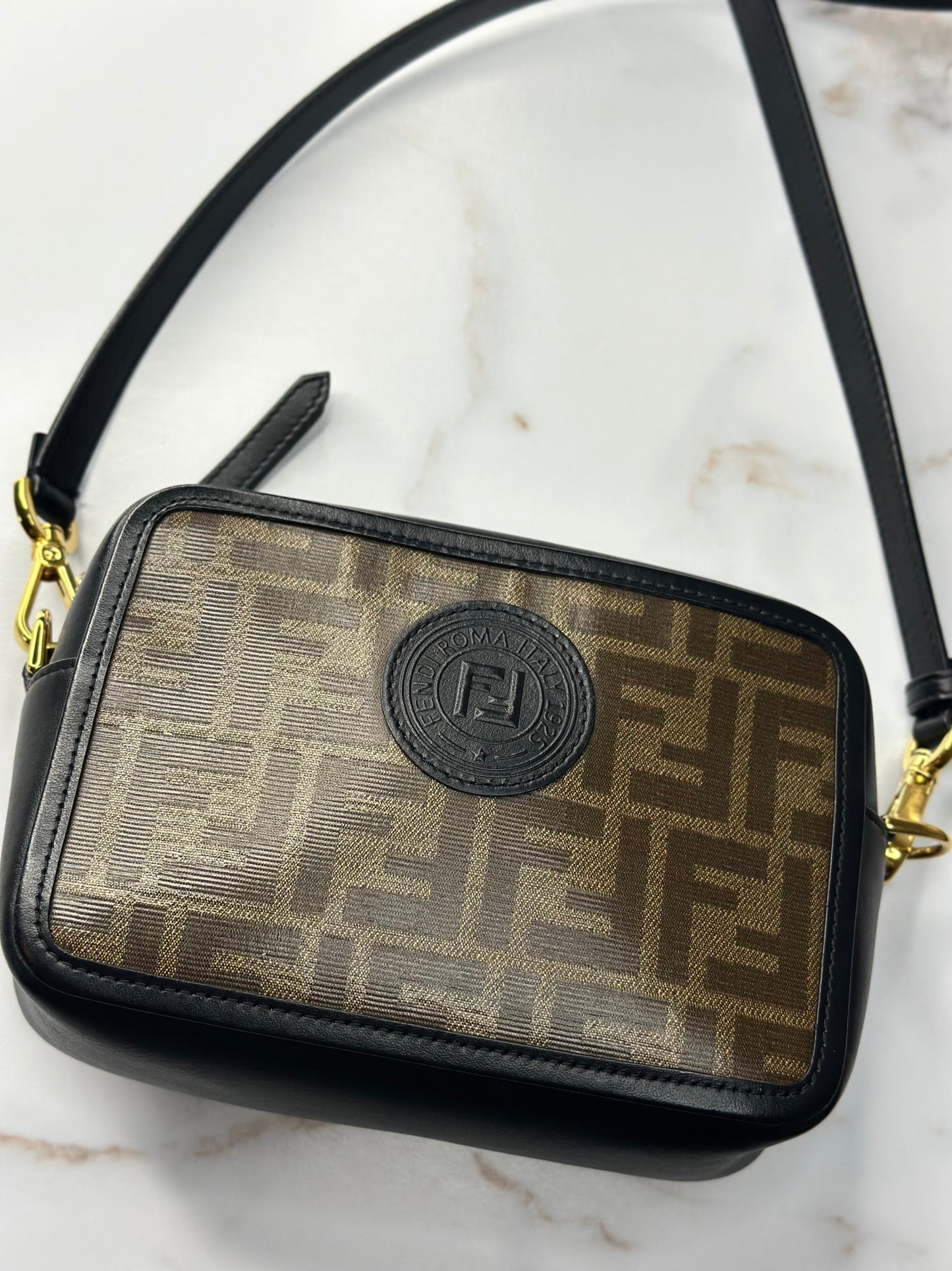 Pre-owned Fendi Glazed Fabric Vitello  Stamp Camera Bag