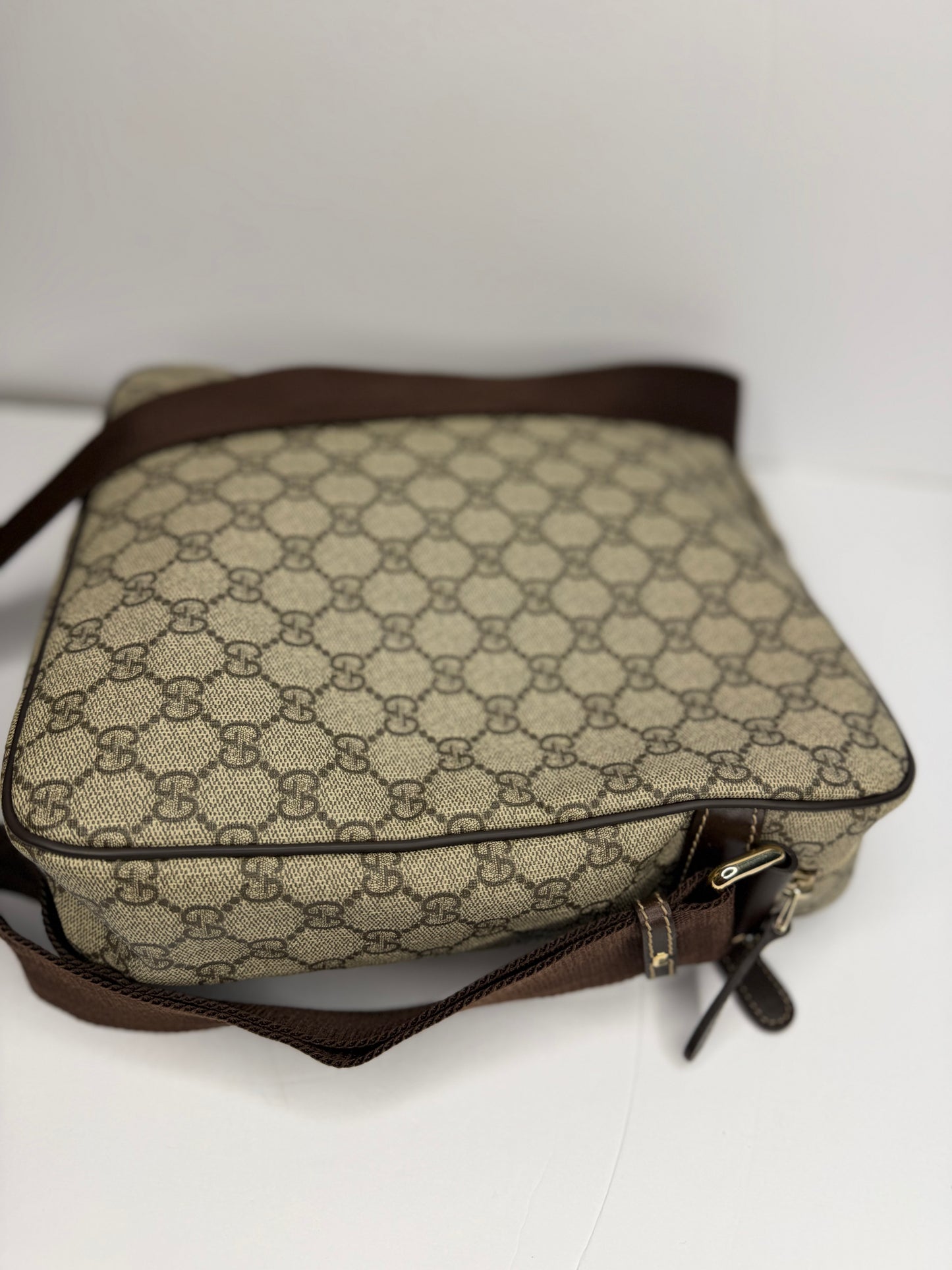 Pre-owned Gucci GG supreme canvas messanger bag