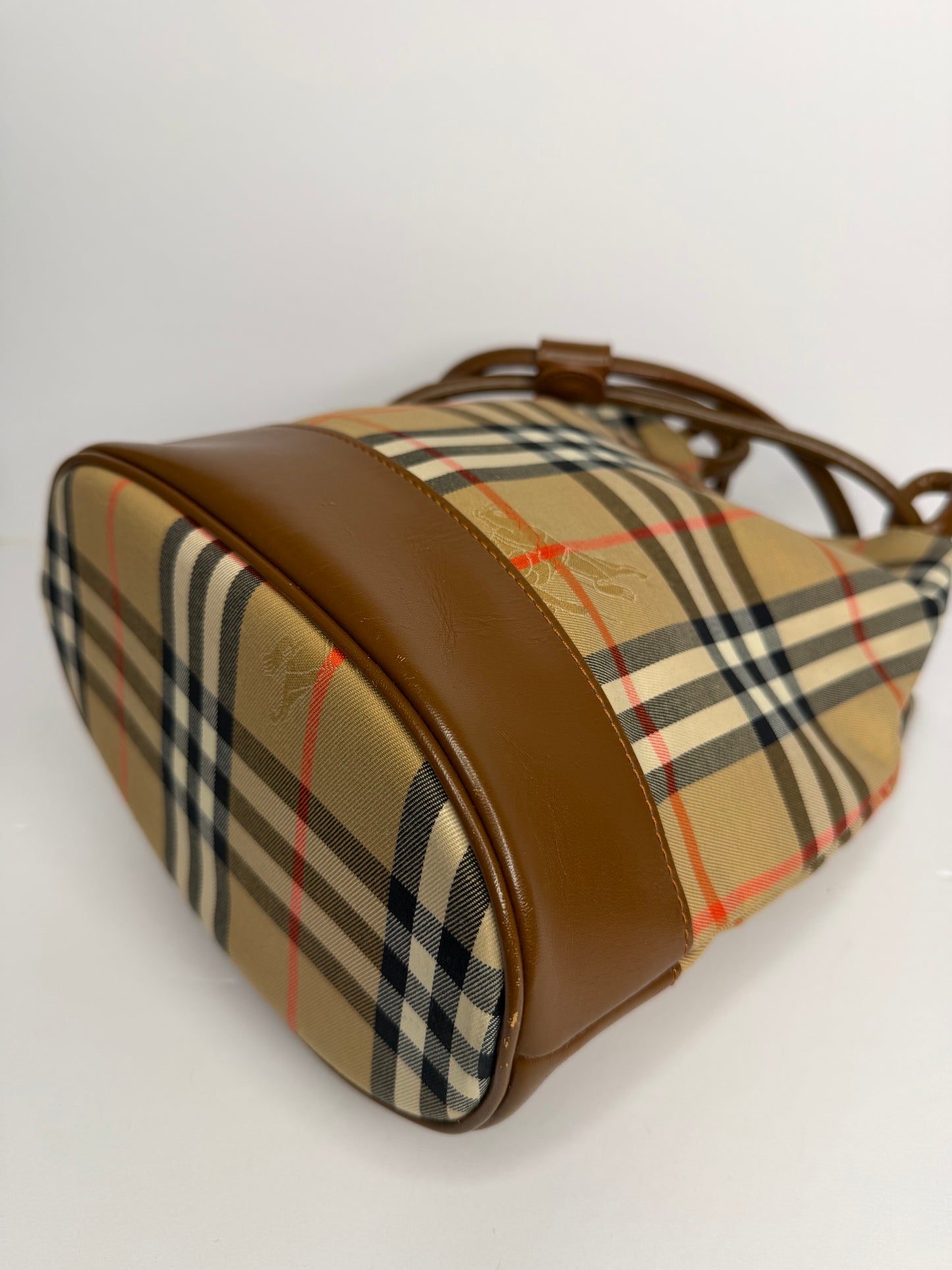 Pre-owned Burberry Nova Check canvas bucket bag