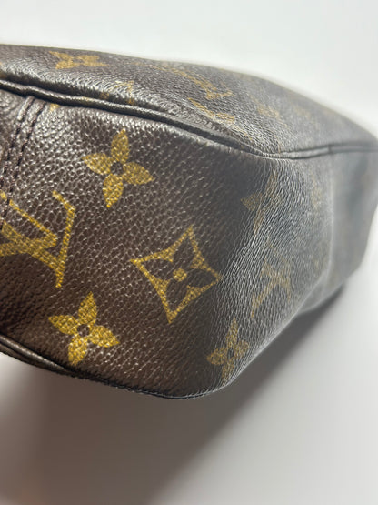 Pre-owned Louis Vuitton monogram canvas toiletry pouch 25