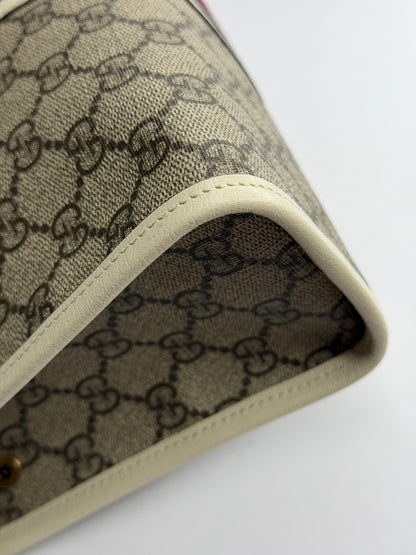 Pre-owned Gucci GG canvas toiletry bag