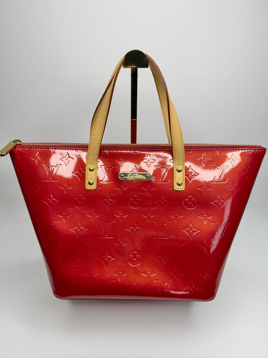 Pre-owned Louis Vuitton Vernis Bellevue PM bag in the red Pomme D'Amour tote