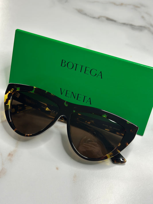 Pre-owned Bottega Veneta dark Havana and gold sunglasses