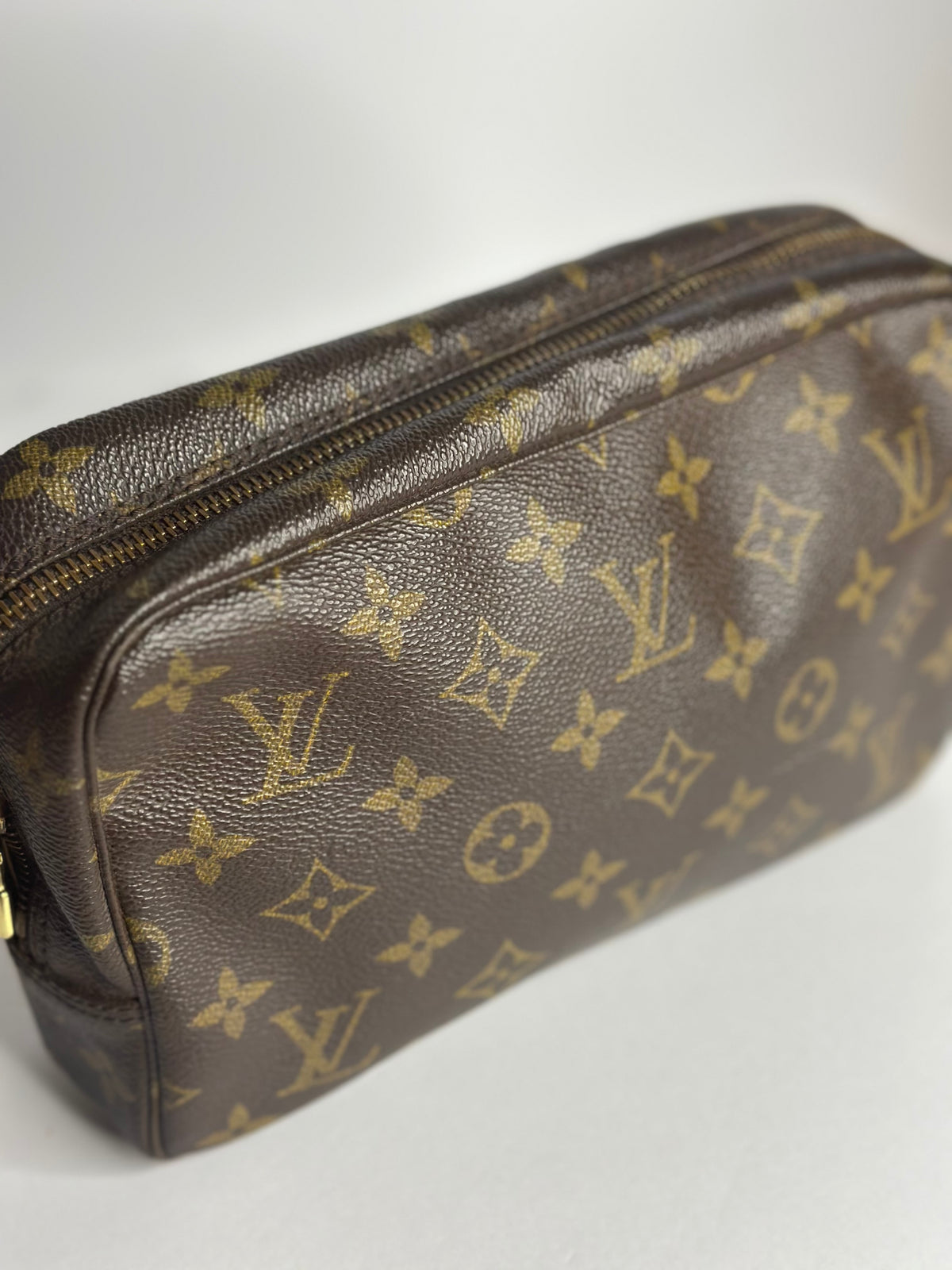 Pre-owned Louis Vuitton monogram canvas trousse 23