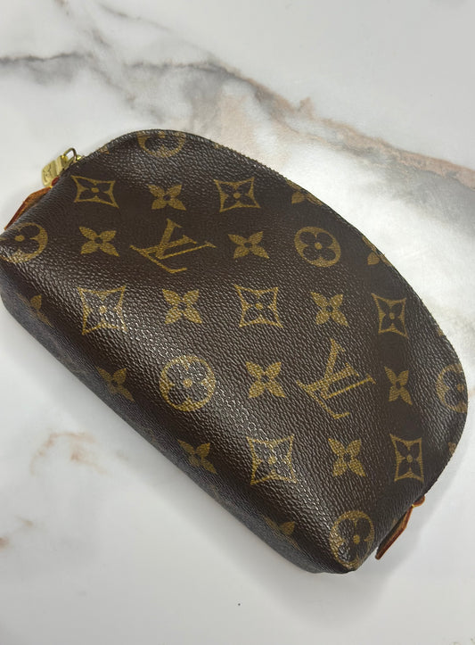 Pre-owned Louis Vuitton monogram, canvas cosmetic pouch PM