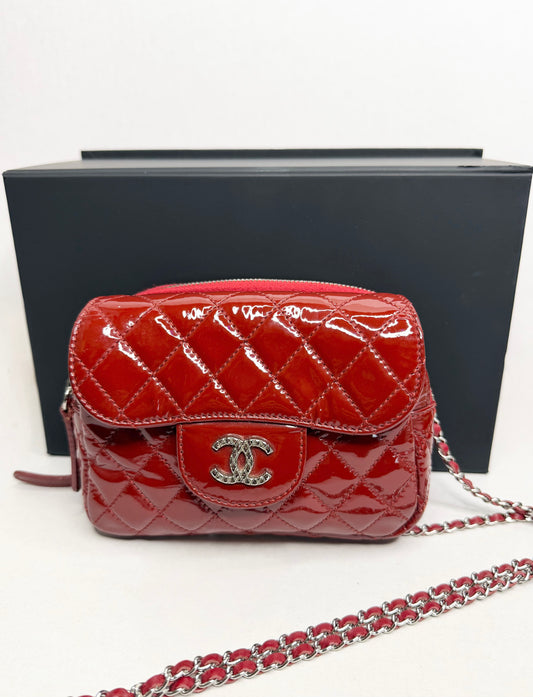 Pre-owned Chanel Dark Red Quilted Patent leather crossbody