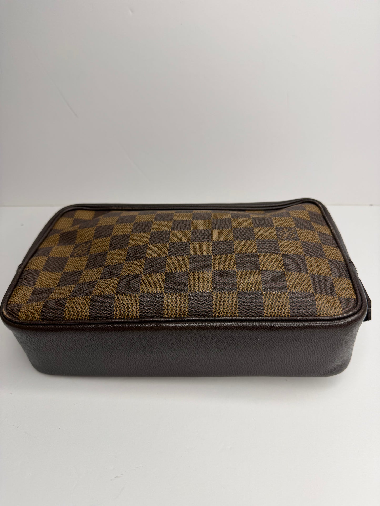 Pre-owned Louis Vuitton Damier Ebene Trousse Toilette 28
