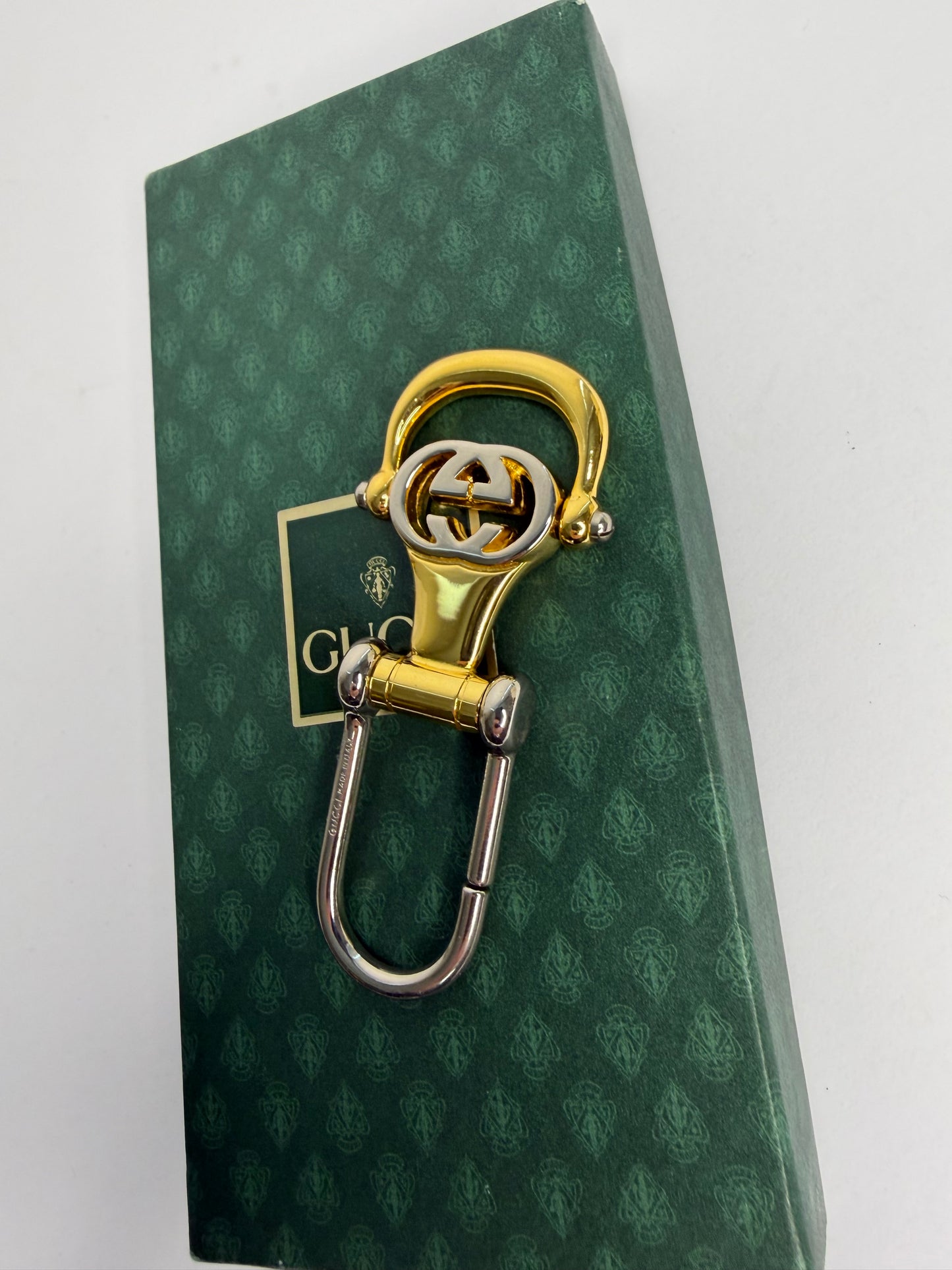 Pre-owned Gucci Vintage horsebit two tone key charm