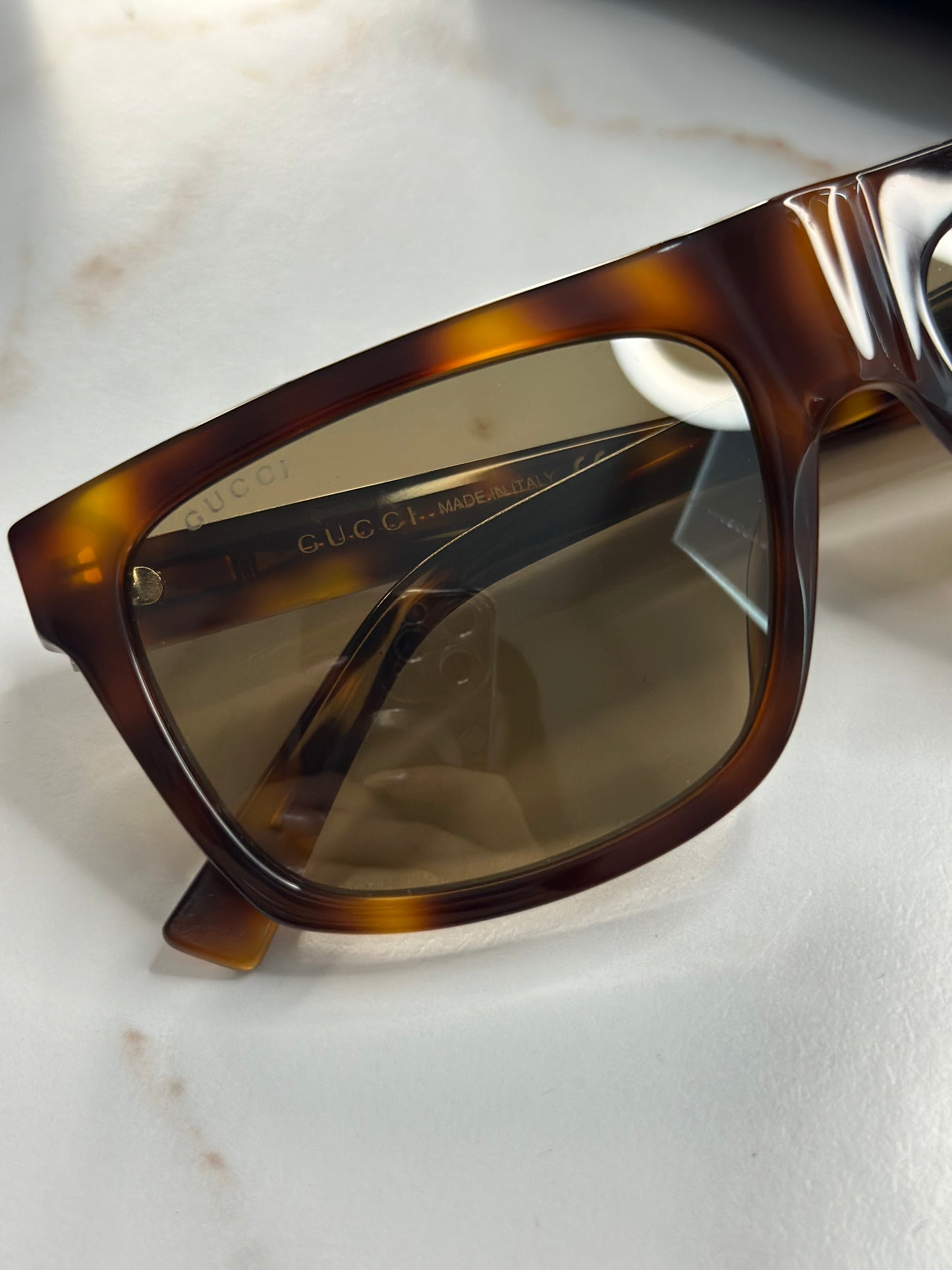Pre-owned Gucci tortoise unisex sunglasses
