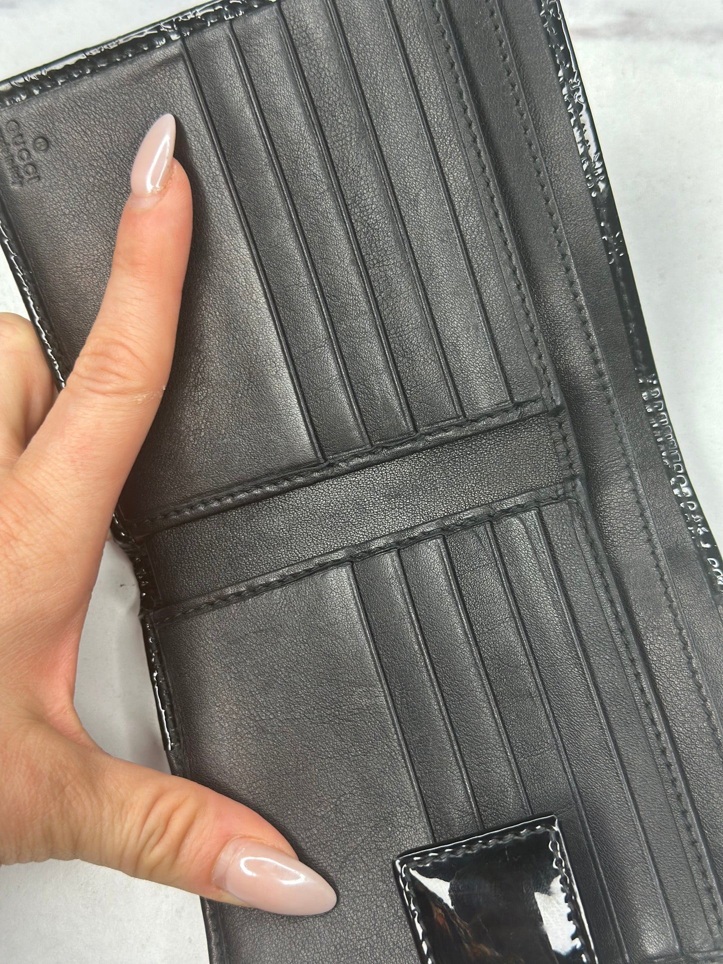 Pre-owned Gucci Microguccismia patent leather compact wallet