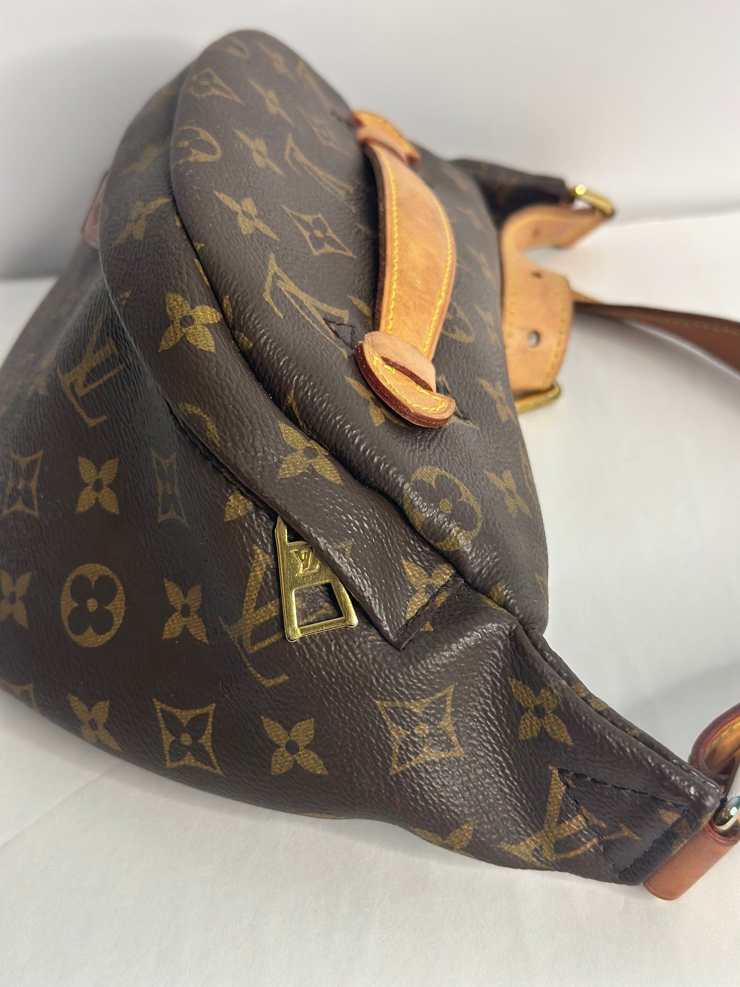 Pre-owned Louis Vuitton monogram canvas OG bumbag