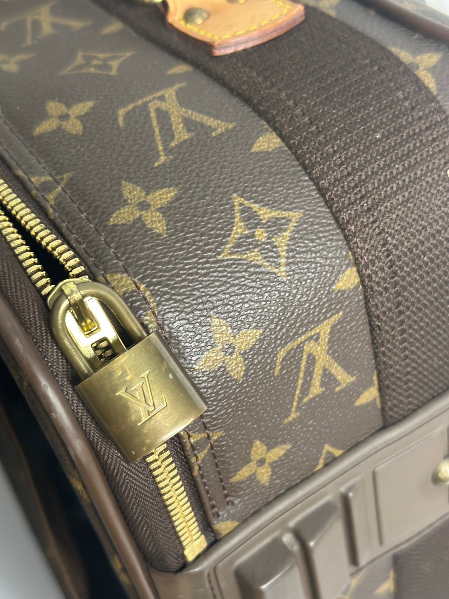 Pre-owned Louis Vuitton monogram canvas pegase 55 carry-on luggage