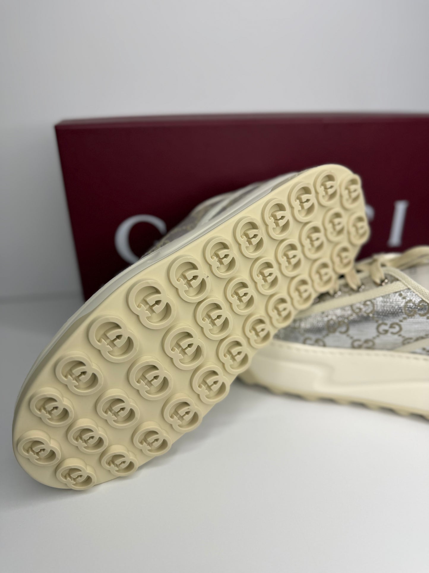 Pre-owned Gucci Women’s platform sneakers NWT size 10