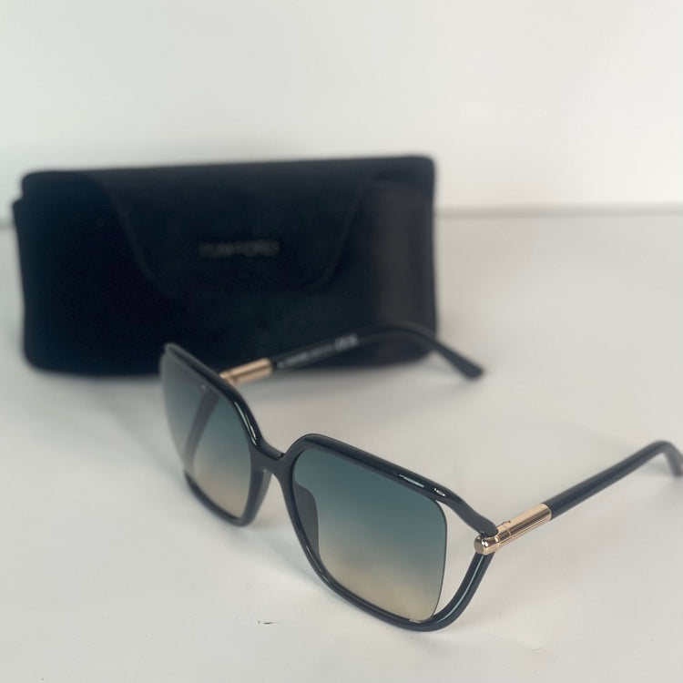 #25 Pre-Owned Tom Ford Black gradient, lense sunglasses