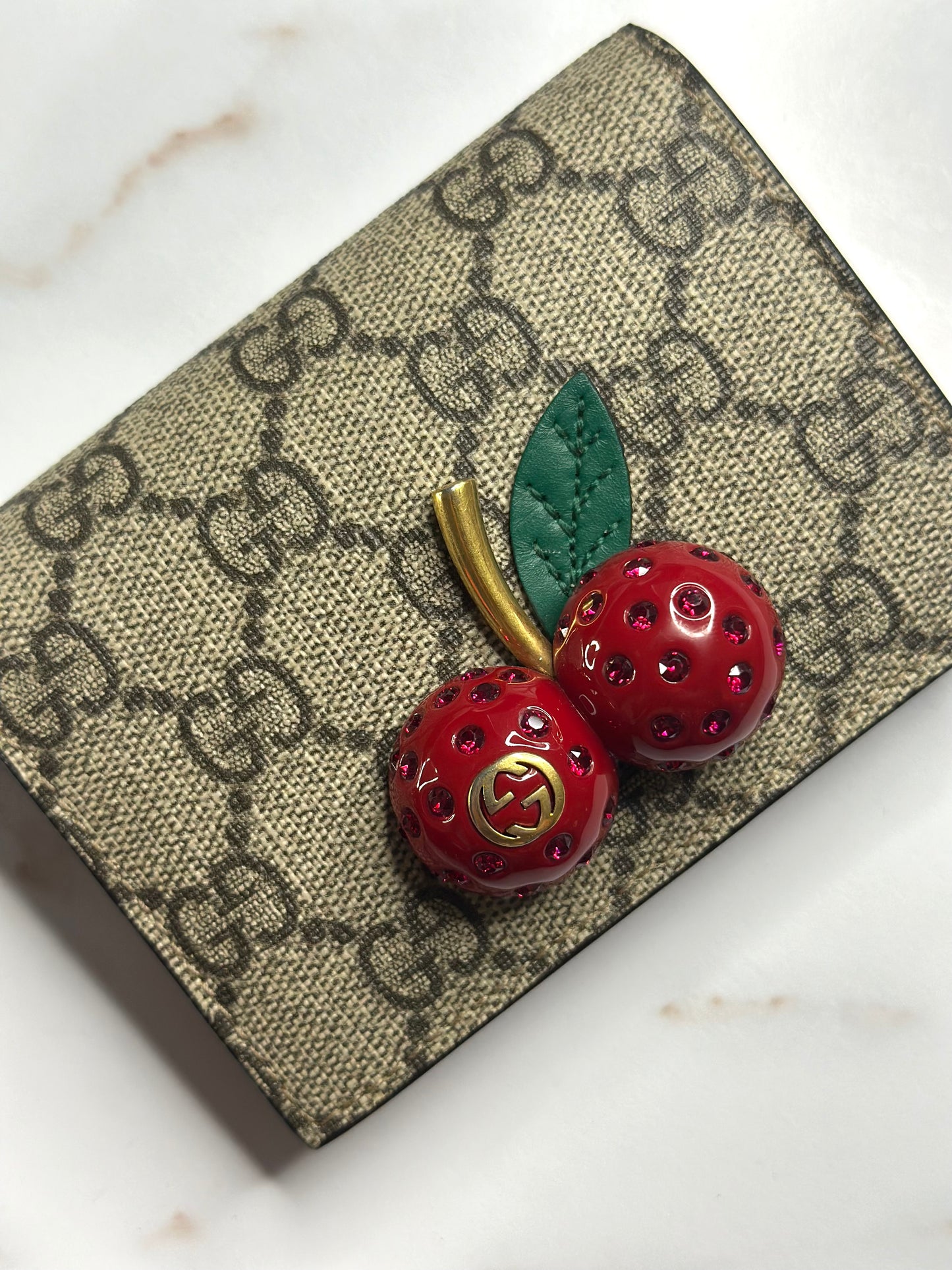 Pre-owned Gucci supreme canvas cherry compact wallet