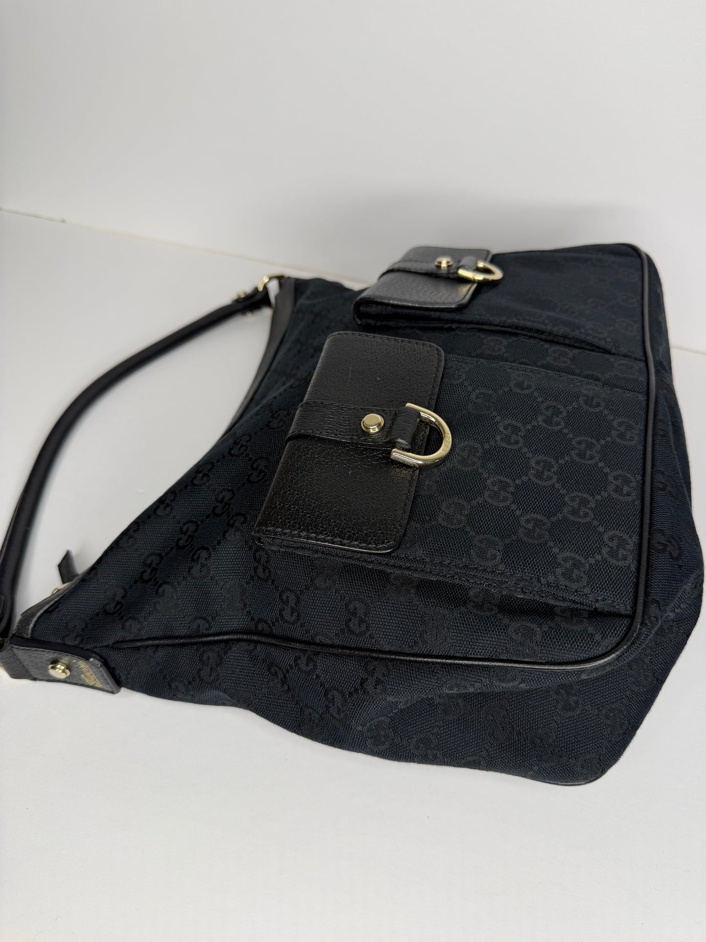 Pre-owned Gucci Abbey hobo shoulder bag in black GG canvas and leather