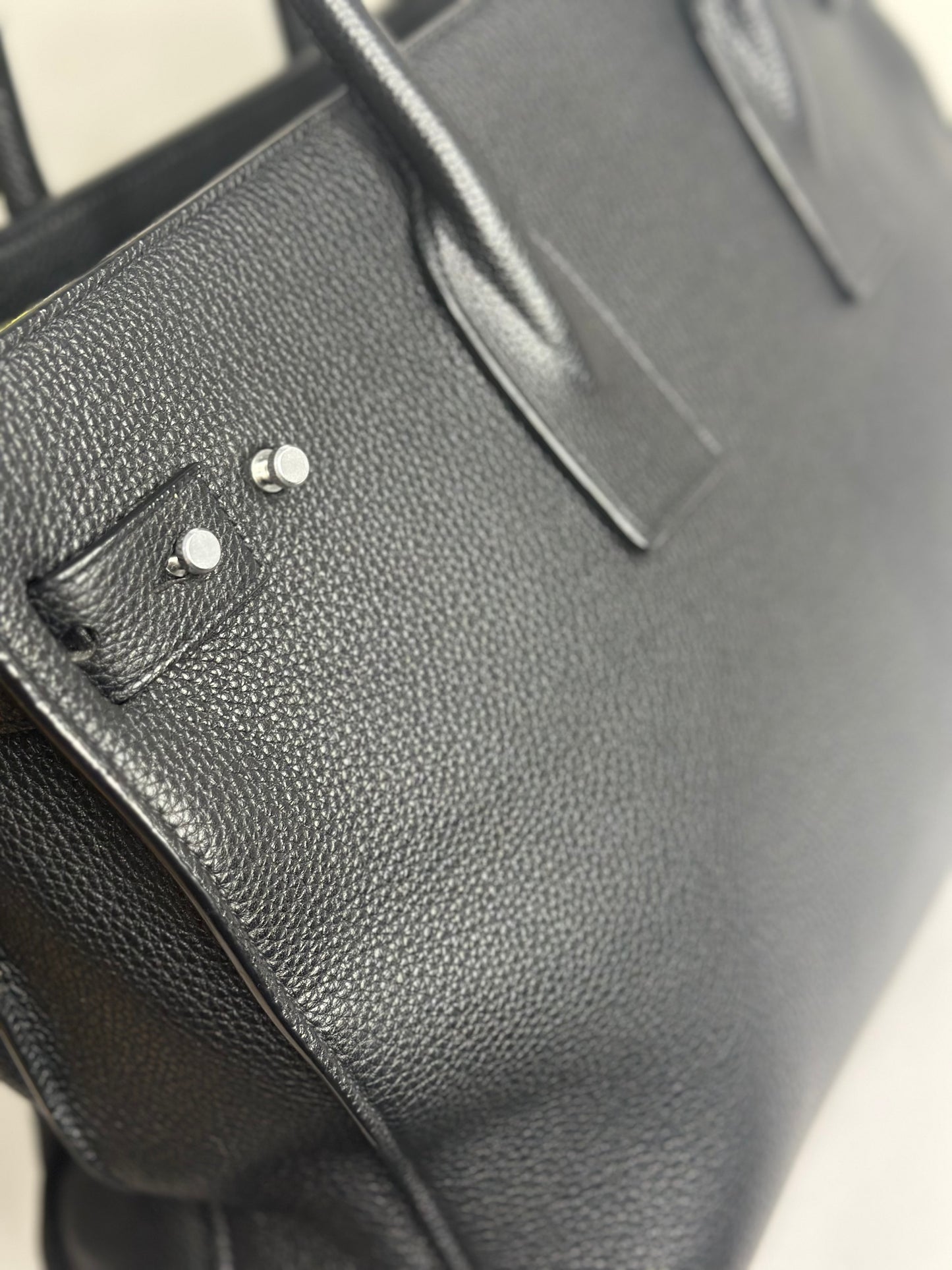 Pre-owned Saint Laurent Sac De Jour Supple Medium In Grained Leather